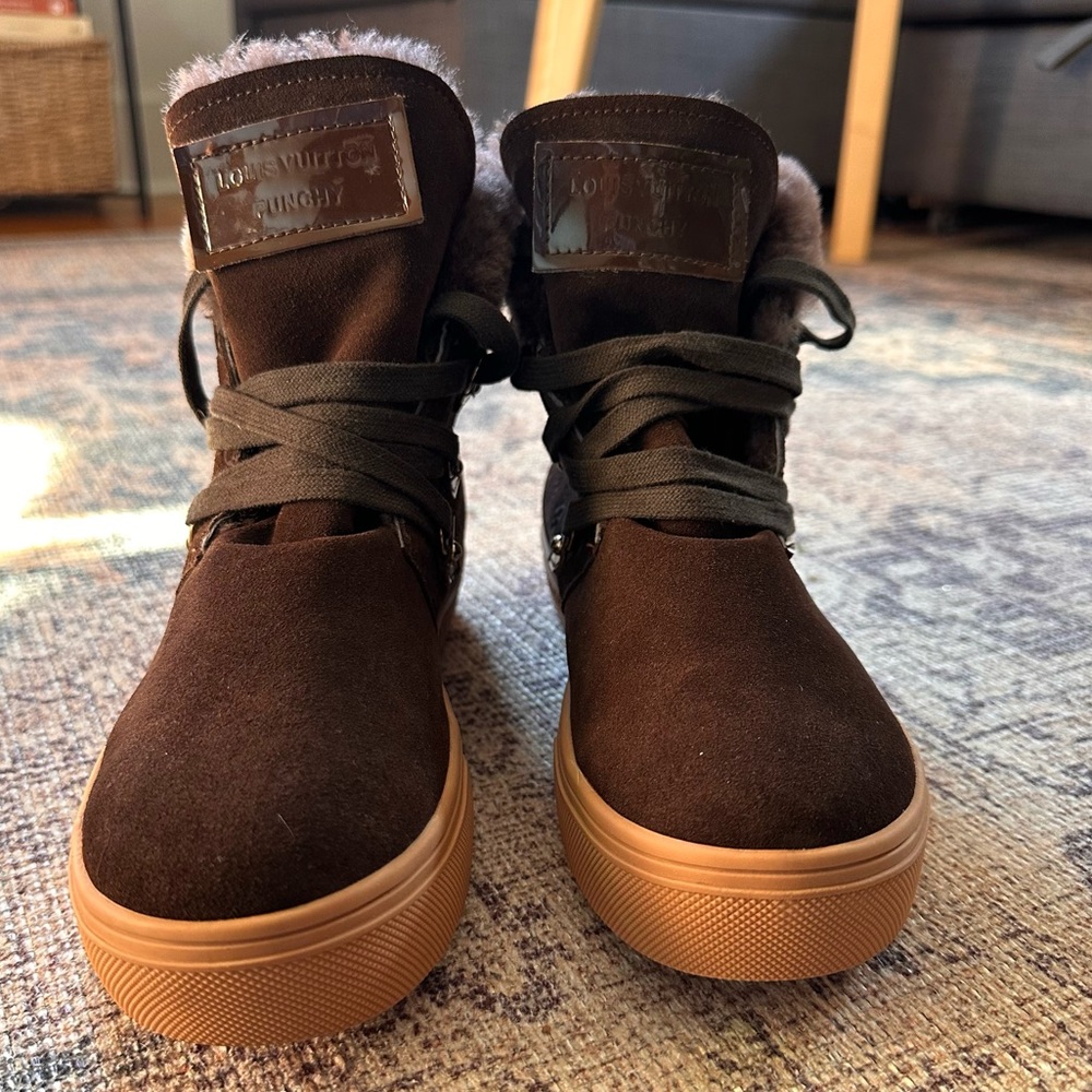 Louis Vuitton Warm Suede Punchy Boots - Picture 8 of 10